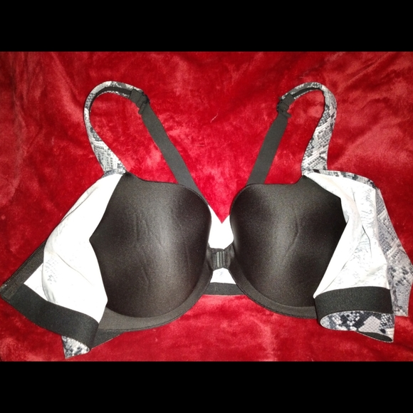 Victoria's Secret Max Support Bra - Picture 3 of 4